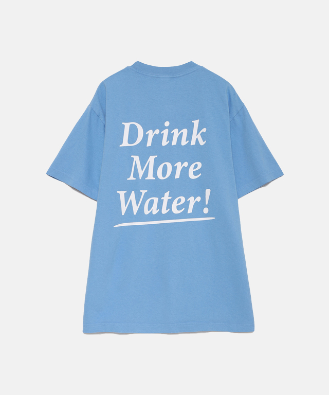 SPORTY＆RICH DRINK MORE WATER T SHIRT