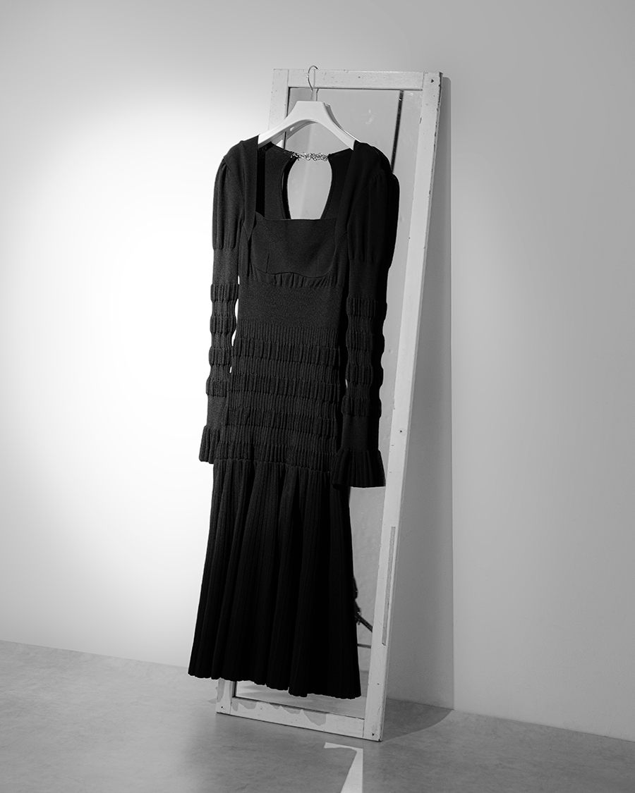 fetico STRIPE KNIT MIDI DRESS それぞれの女性が持つ本質的な美 fetico STRIPE KNIT MIDI DRESS それぞれの女性が持つ本質的な美