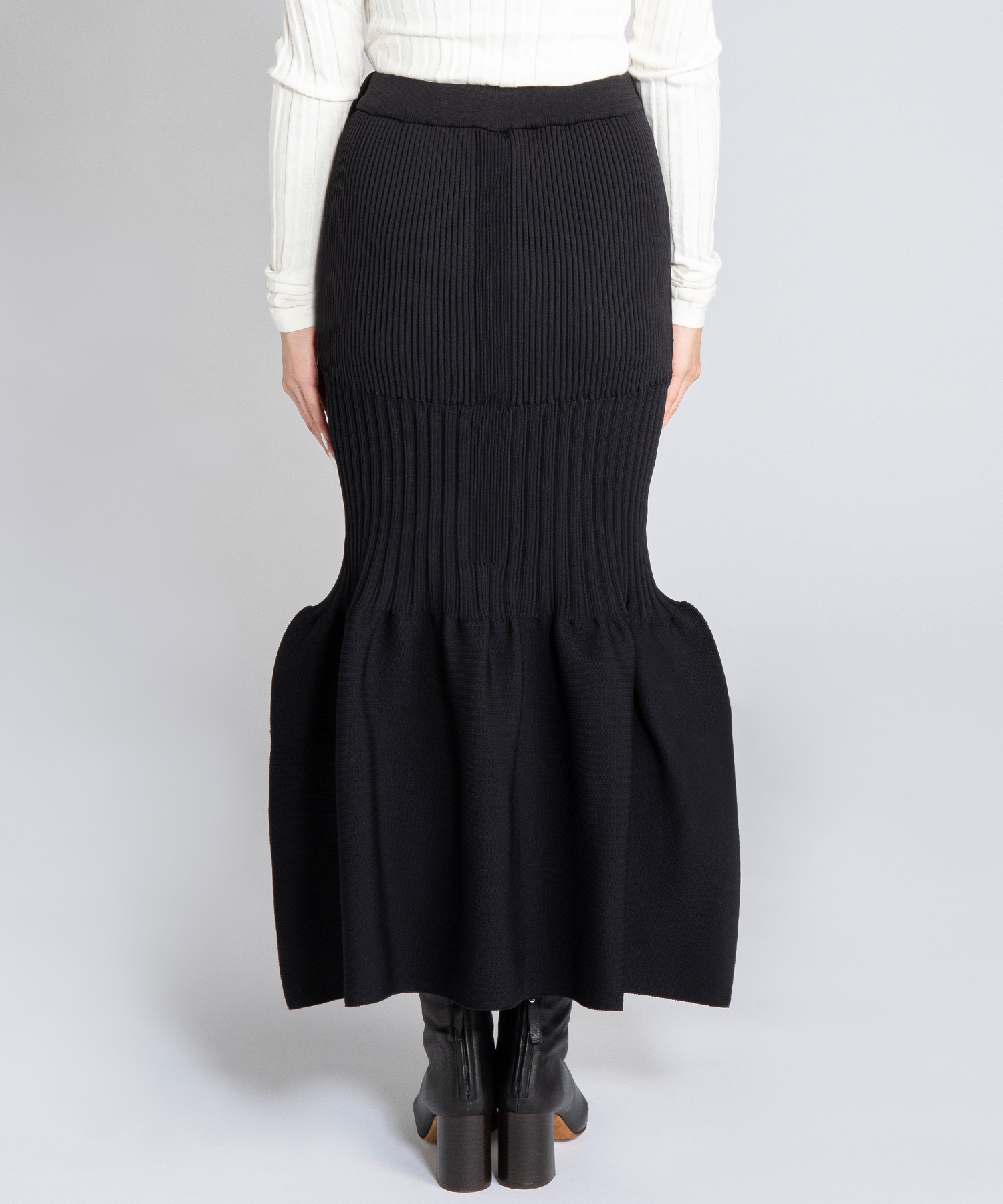 13,324円[美品]CFCL FLUTED MERMAID SKIRT マーメイドスカート黒