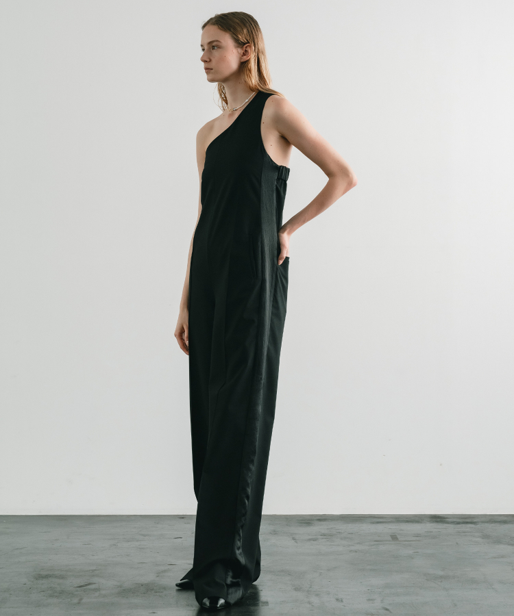 BLACK FORMAL ONE SHOULDER JUMPSUIT（CINOH 