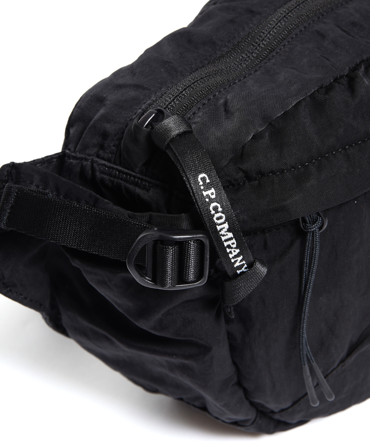 NYLON B CROSSBODY PACK（C.P. COMPANY）｜TATRAS CONCEPT STORE 